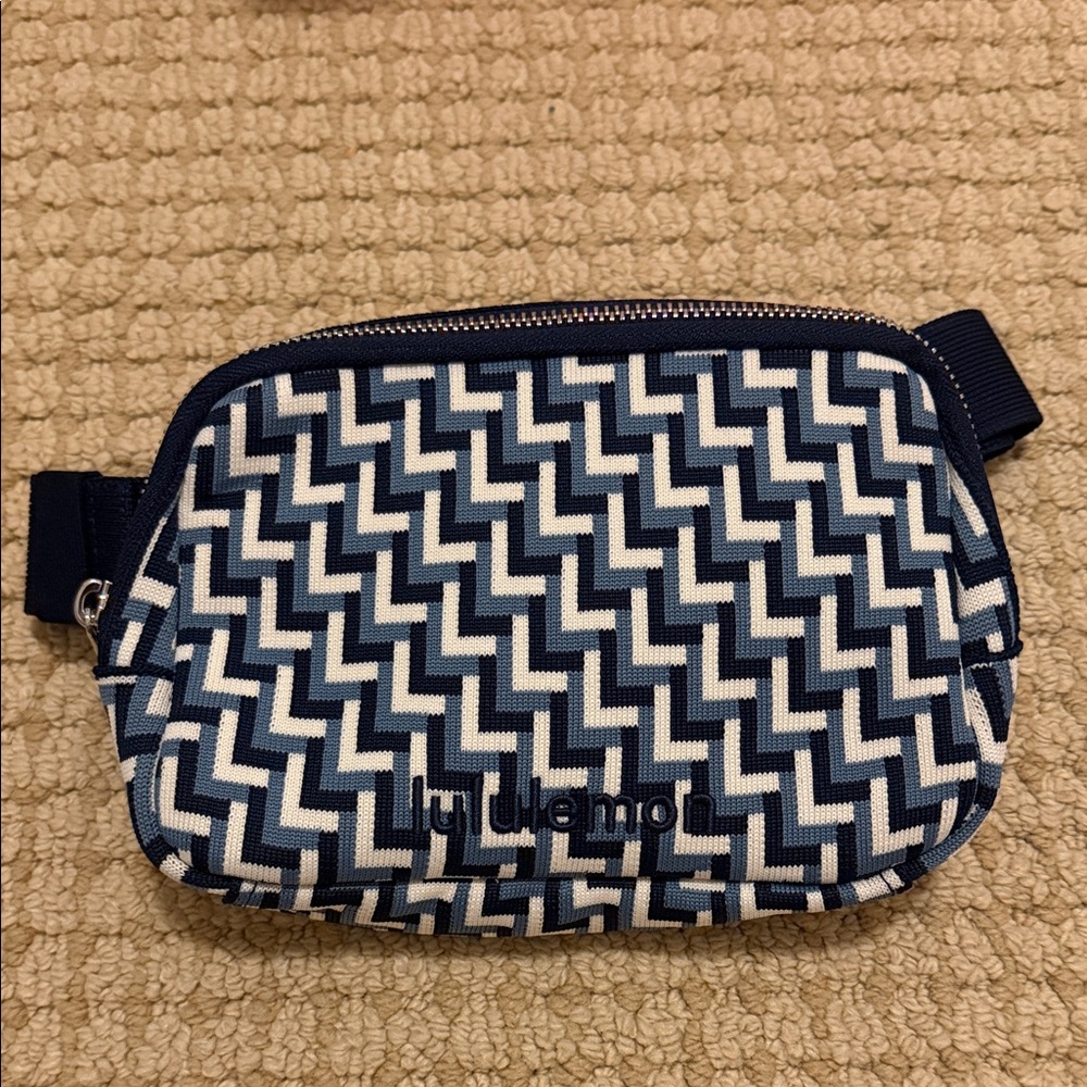 lululemon Navy and White Patterned Belt Bag